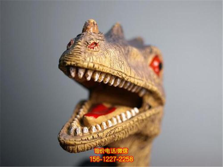玻璃鋼恐龍雕塑，為廣場增添精彩
