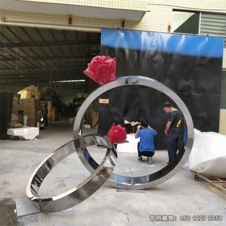 不銹鋼戒指雕塑 線條流暢,藝術(shù)感染力強(qiáng) 不銹鋼戒指雕塑 線條流暢,藝術(shù)感染力強(qiáng)